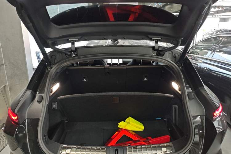Used Nio ET5T 2025 100kWh Touring Trunk