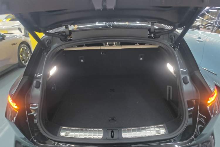Used Nio ET5T 2025 75 kWh Touring Trunk