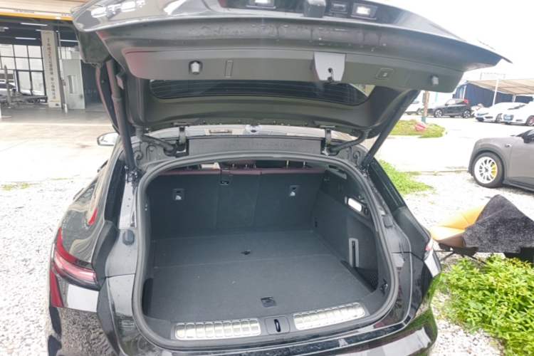 Used Nio ET5T 2025 75 kWh Touring Trunk