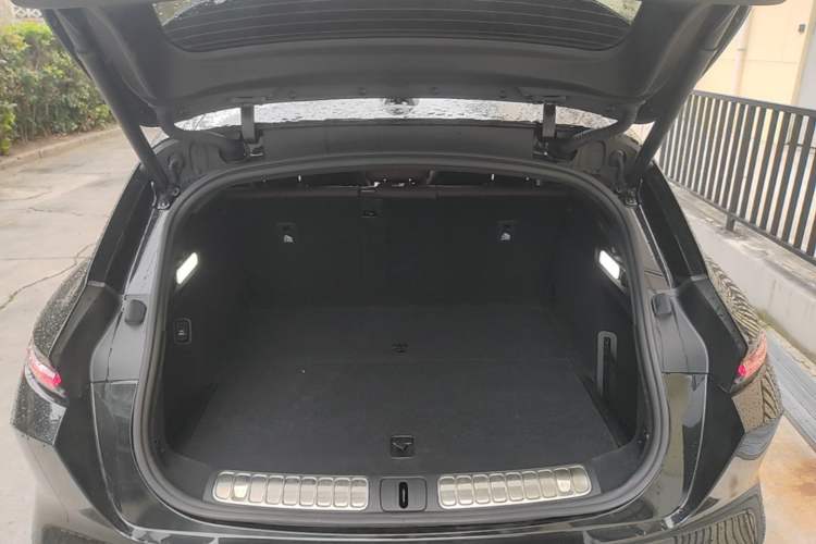 Used Nio ET5T 2025 75 kWh Touring Trunk