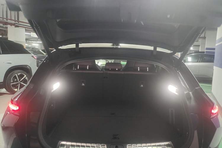Used Nio ET5T 2025 75 kWh Touring Trunk