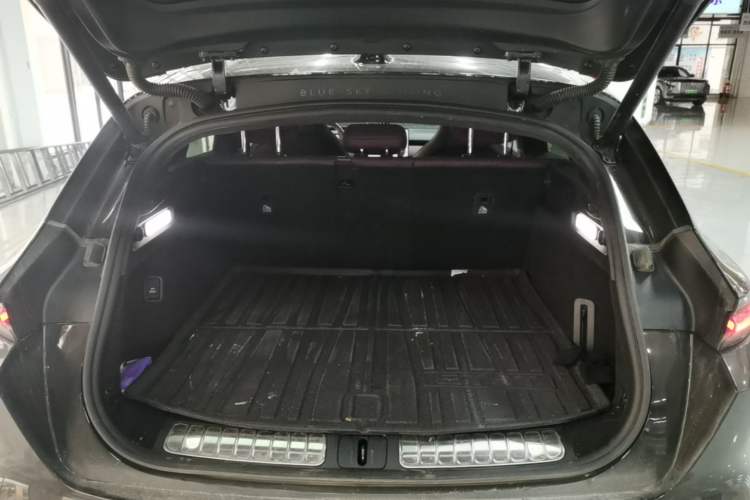 Used Nio ET5T 2025 75 kWh Touring Trunk