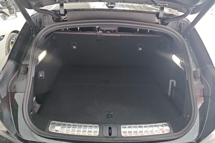 Used Nio ET5T 2025 75 kWh Touring Trunk