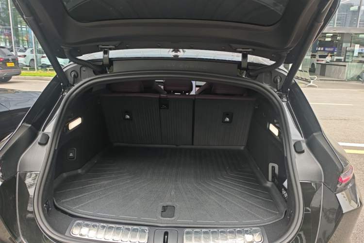 Used Nio ET5T 2025 100kWh Touring Trunk