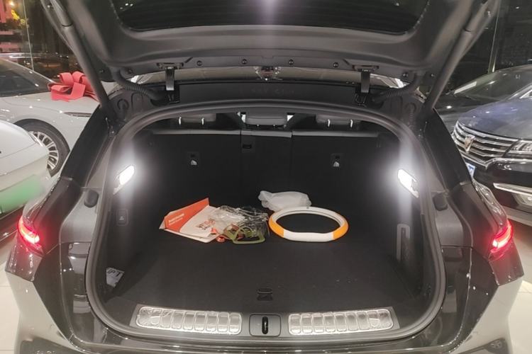 Used Nio ET5T 2025 75 kWh Touring Trunk