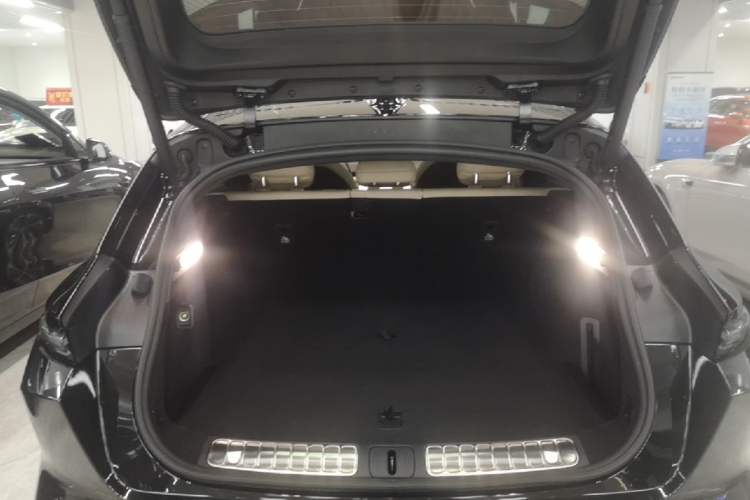 Used Nio ET5T 2025 75 kWh Touring Trunk
