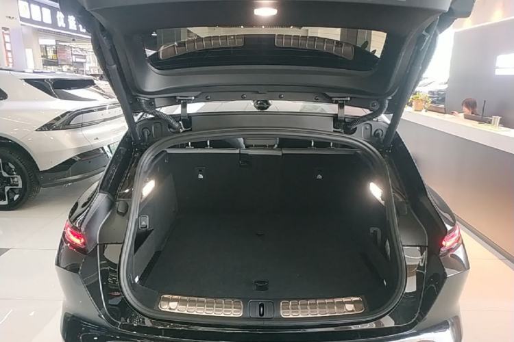 Used Nio ET5T 2025 75 kWh Touring Trunk