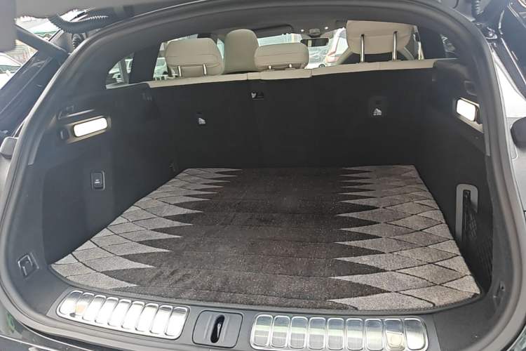 Used Nio ET5T 2025 75 kWh Touring Trunk