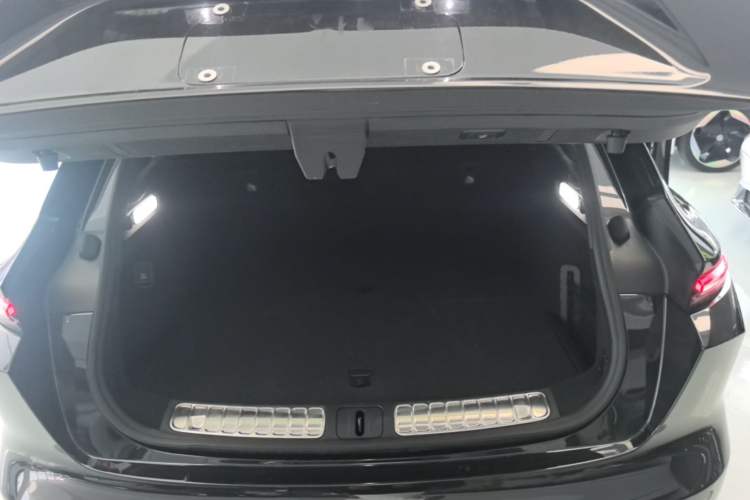 Used Nio ET5T 2025 75 kWh Touring Trunk