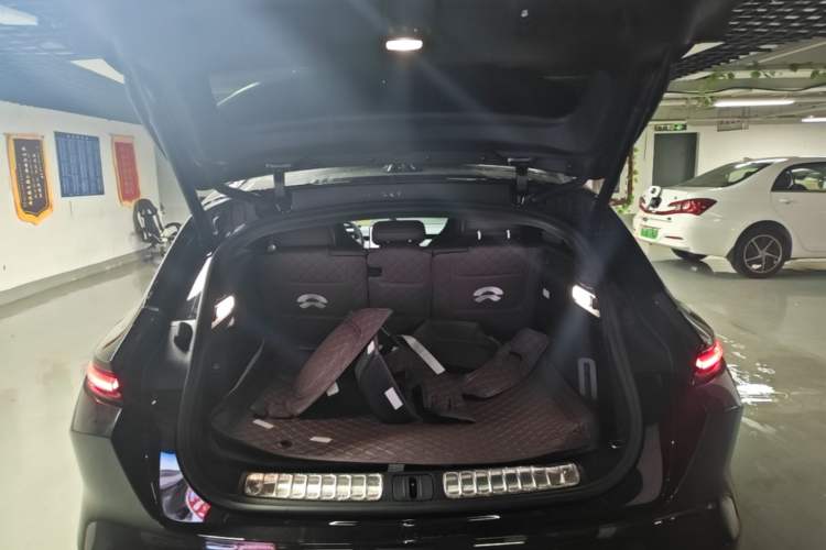 Used Nio ET5T 2025 75 kWh Touring Trunk