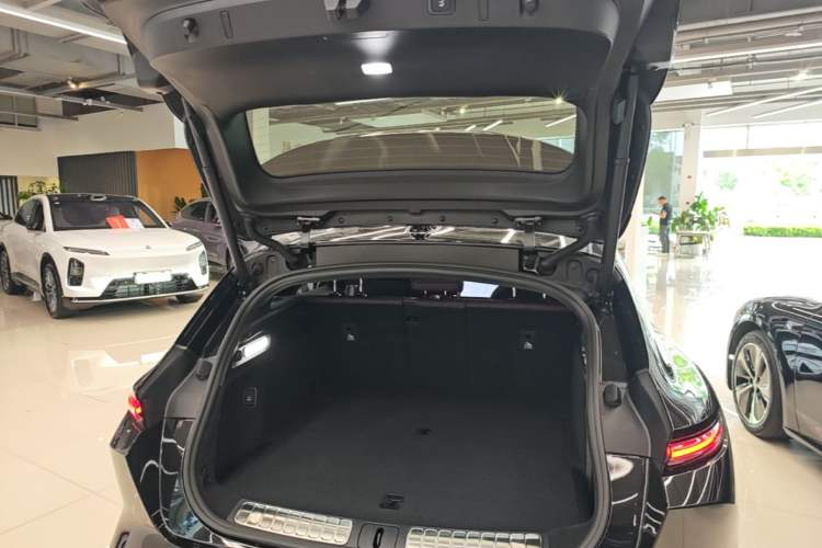 Used Nio ET5T 2025 75 kWh Touring Trunk
