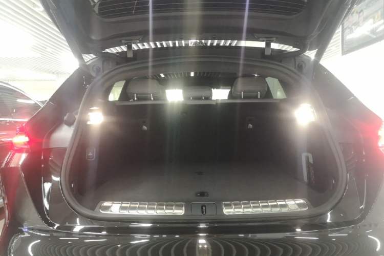 Used Nio ET5T 2025 Model Champion Commemorative Edition, 75kWh Touring Trunk