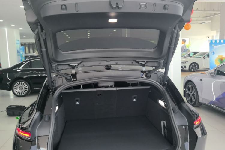 Used Nio ET5T 2025 75 kWh Touring Trunk