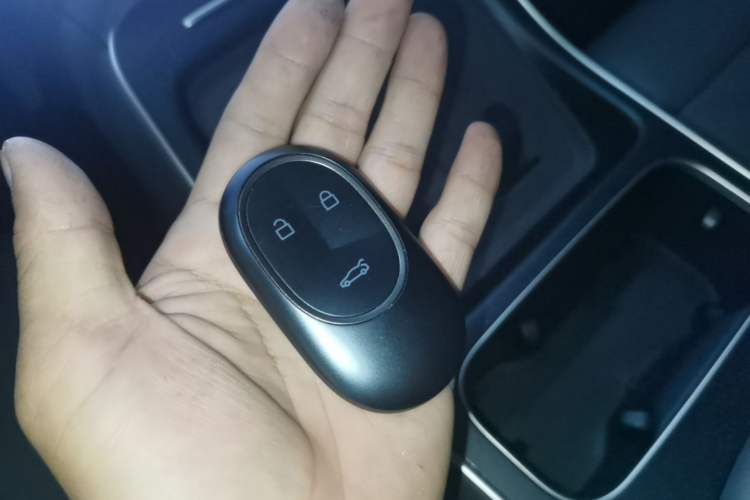 Used Nio ET5T 2025 75 kWh Touring Vehicle Key