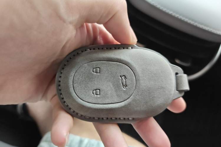 Used Nio ET5T 2025 75 kWh Touring Vehicle Key