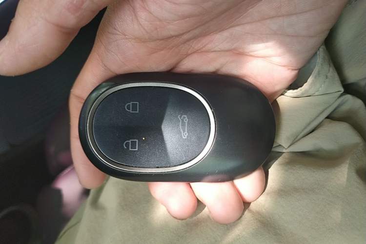 Used Nio ET5T 2025 75 kWh Touring Vehicle Key
