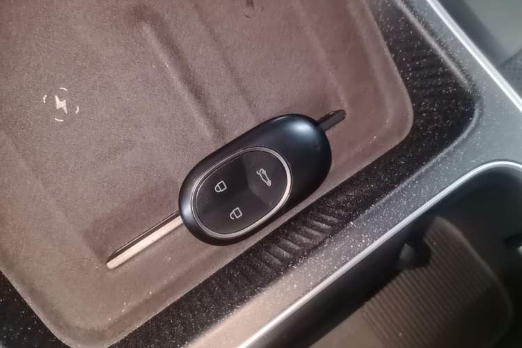 Used Nio ET5T 2025 75 kWh Touring Vehicle Key