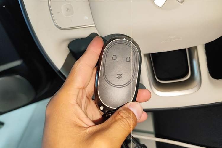 Used Nio ET5T 2025 75 kWh Touring Vehicle Key
