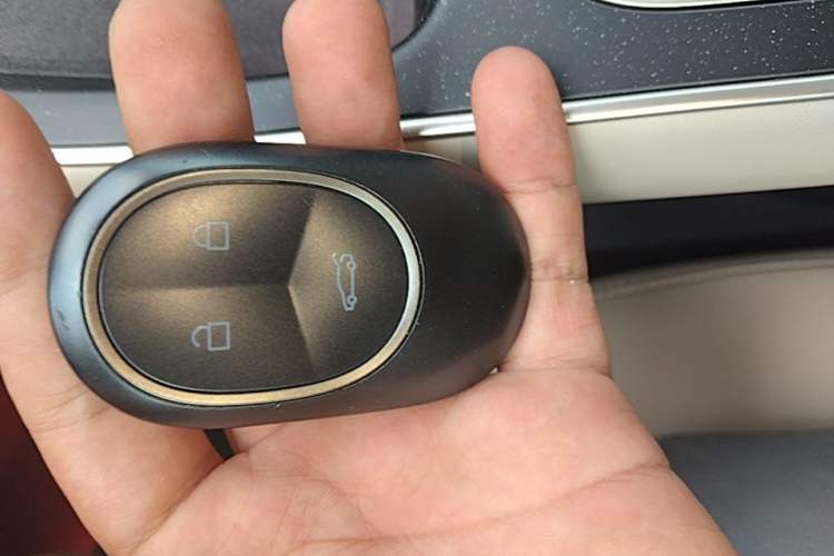 Used Nio ET5T 2025 75 kWh Touring Vehicle Key