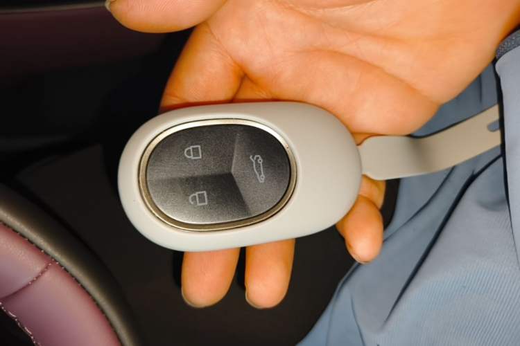 Used Nio ET5T 2025 75 kWh Touring Vehicle Key