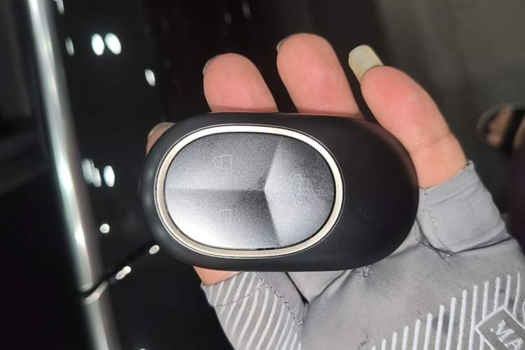 Used Nio ET5T 2025 75 kWh Touring Vehicle Key