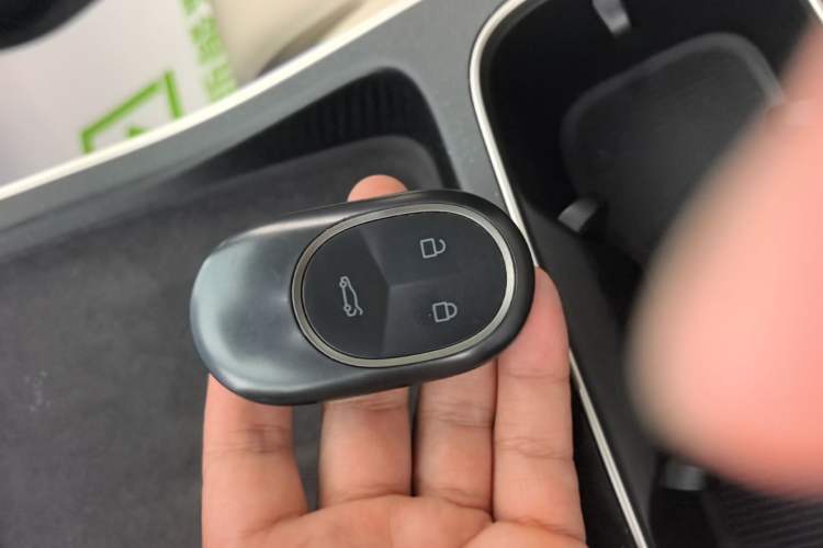 Used Nio ET5T 2025 75 kWh Touring Vehicle Key