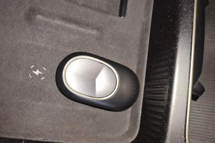 Used Nio ET5T 2025 75 kWh Touring Vehicle Key