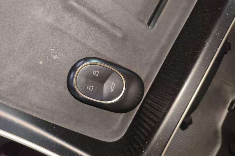 Used Nio ET5T 2025 75 kWh Touring Vehicle Key