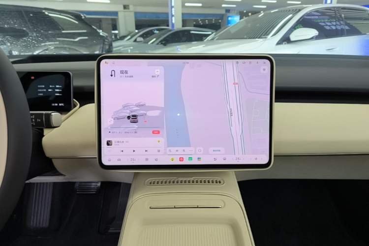 Used Nio ET5T 2025 75 kWh Touring Audio And AC Panel