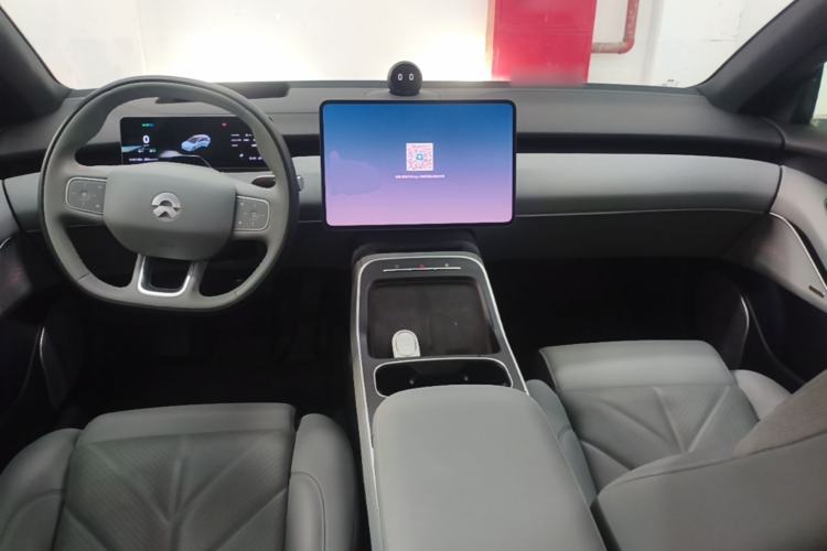 Used Nio ET5T 2025 75 kWh Touring Center Console