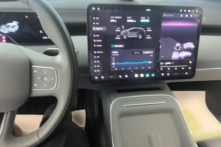 Used Nio ET5T 2025 75 kWh Touring Center Console