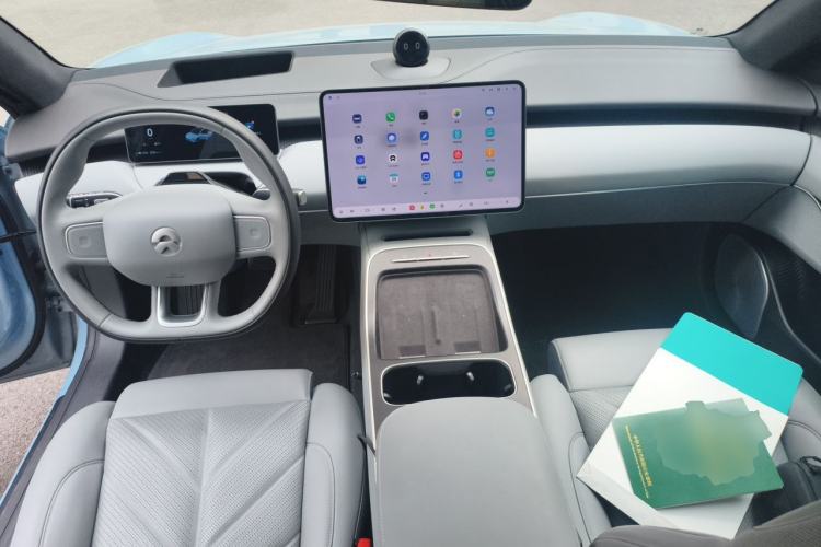 Used Nio ET5T 2025 75 kWh Touring Center Console
