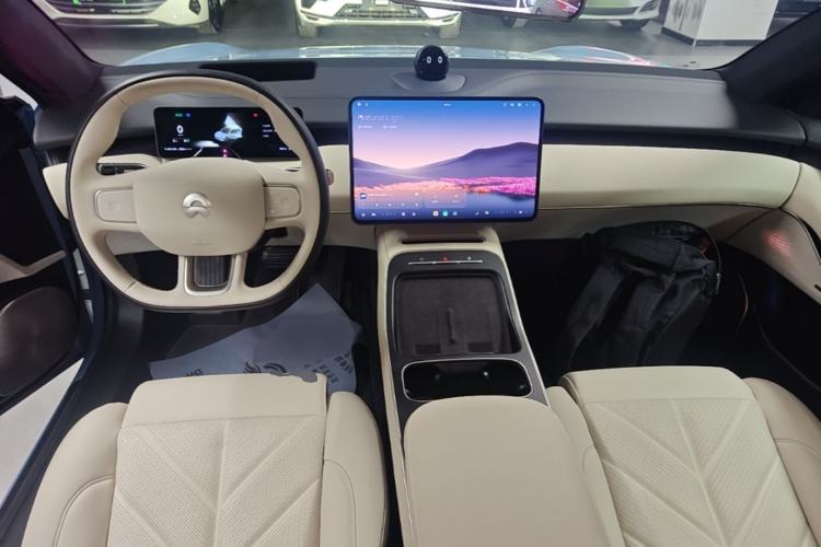 Used Nio ET5T 2025 75 kWh Touring Center Console