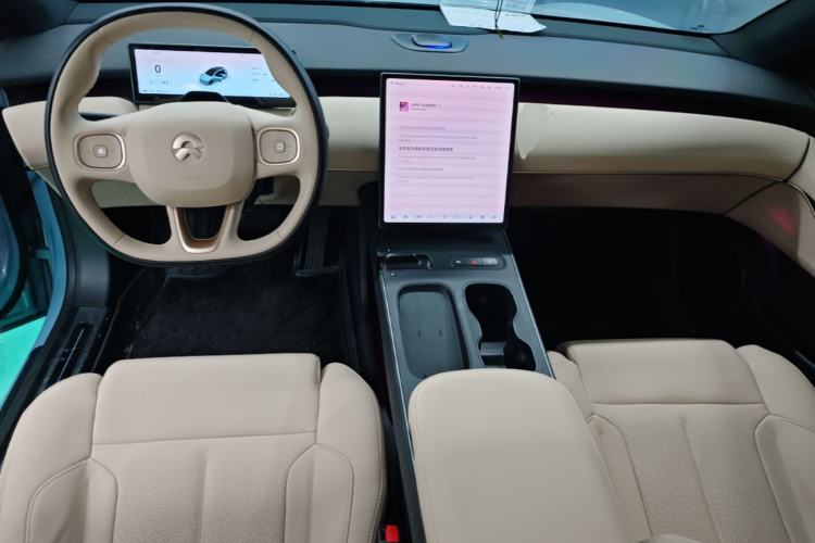 Used Nio ET5T 2025 75 kWh Touring Center Console
