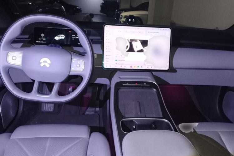 Used Nio ET5T 2025 75 kWh Touring Center Console
