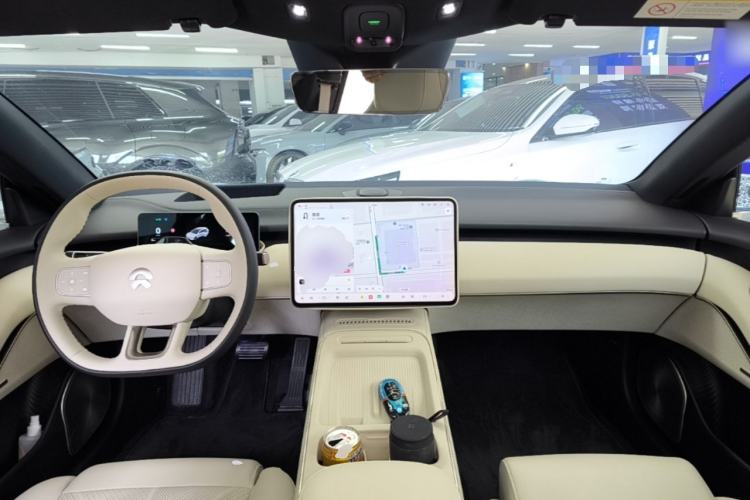 Used Nio ET5T 2025 75 kWh Touring Center Console