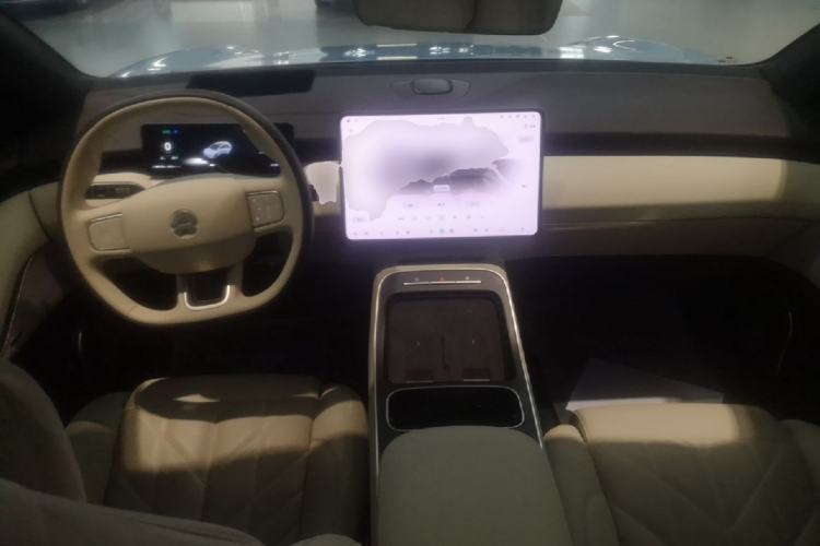 Used Nio ET5T 2025 75 kWh Touring Center Console