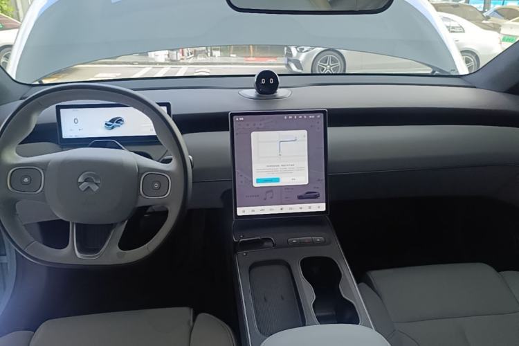 Used Nio ET5T 2025 75 kWh Touring Center Console