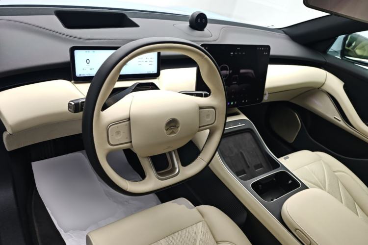 Used Nio ET5T 2025 75 kWh Touring Center Console