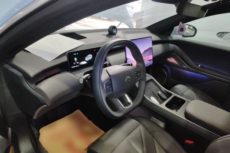 Used Nio ET5T 2025 75 kWh Touring Center Console