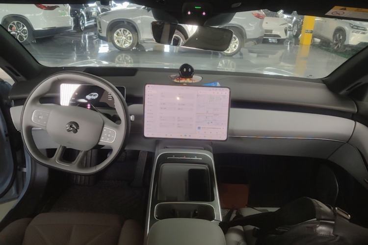 Used Nio ET5T 2025 75 kWh Touring Center Console