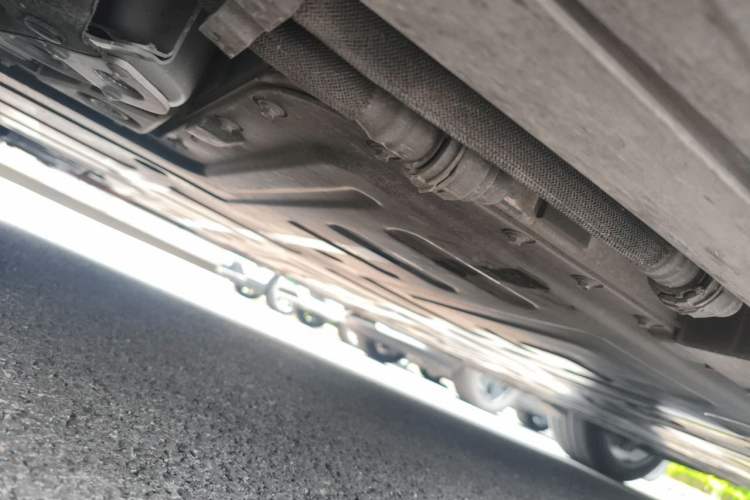 Used Nio ET5T 2025 75 kWh Touring Chassis Front Left
