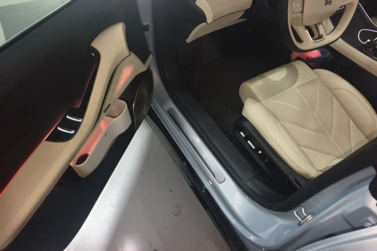 Used Nio ET5T 2025 75 kWh Touring Driver Seat