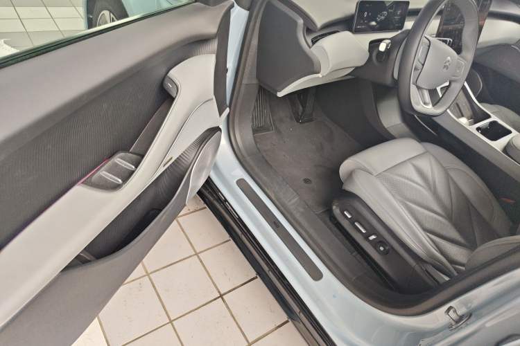 Used Nio ET5T 2025 75 kWh Touring Driver Seat