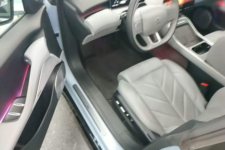 Used Nio ET5T 2025 75 kWh Touring Driver Seat