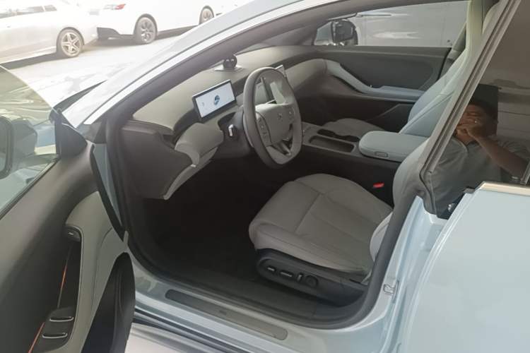 Used Nio ET5T 2025 75 kWh Touring Driver Seat