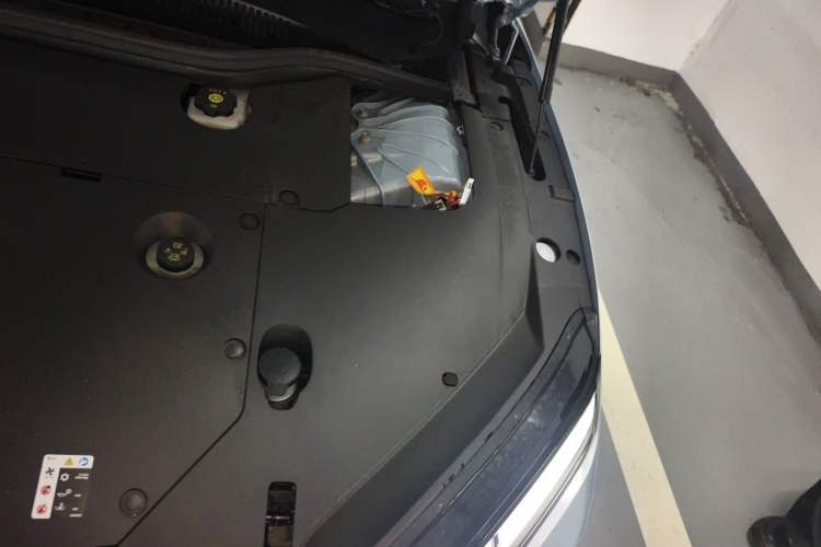 Used Nio ET5T 2025 75 kWh Touring Engine Bay Left
