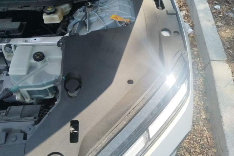 Used Nio ET5T 2025 75 kWh Touring Engine Bay Left