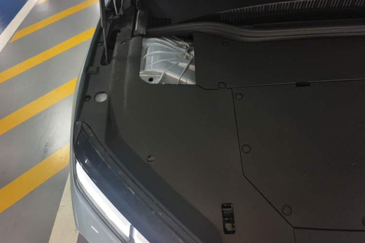 Used Nio ET5T 2025 75 kWh Touring Engine Bay Right