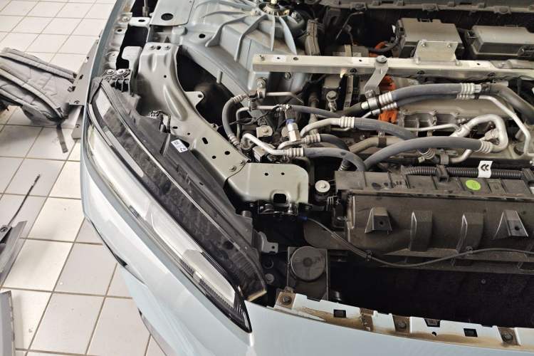 Used Nio ET5T 2025 75 kWh Touring Engine Bay Right